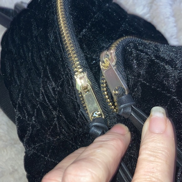 🎒NWT BLACK VELVET BACKPACK 🎒 - Picture 4 of 9